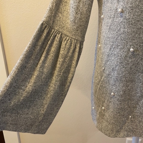 Simply Vera Vera Wang Womens Top Gray with White Pearls Size S Bell Slee… - Picture 8 of 12